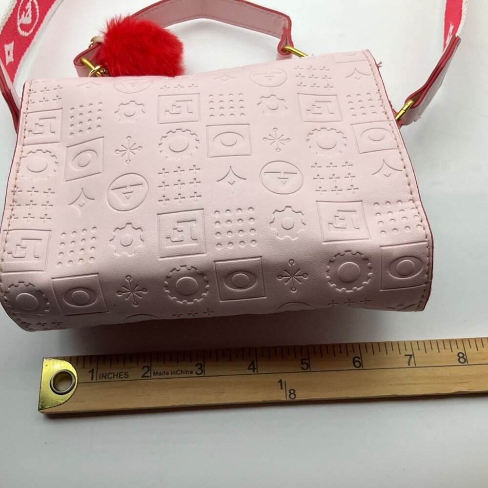 FAO Schwarz girl Glamour Go Designer Purse Embossed Logo print & bag charm - Picture 8 of 16